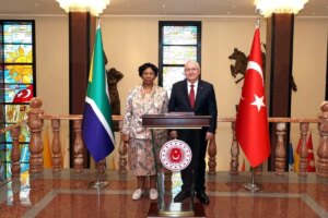 milli savunma bakani yasar guler guney afrikali mevkidasi ile bir araya geldi y1iHBk61.jpg