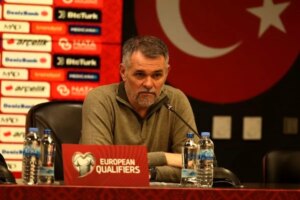 sagnol turkiye guclu bir takim fBzWe4Tb.jpg