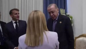 zirveye damga vuran diyalog dunya basininda trumpin gecikmesi neselerini bozmadi AvymLsyq.jpg